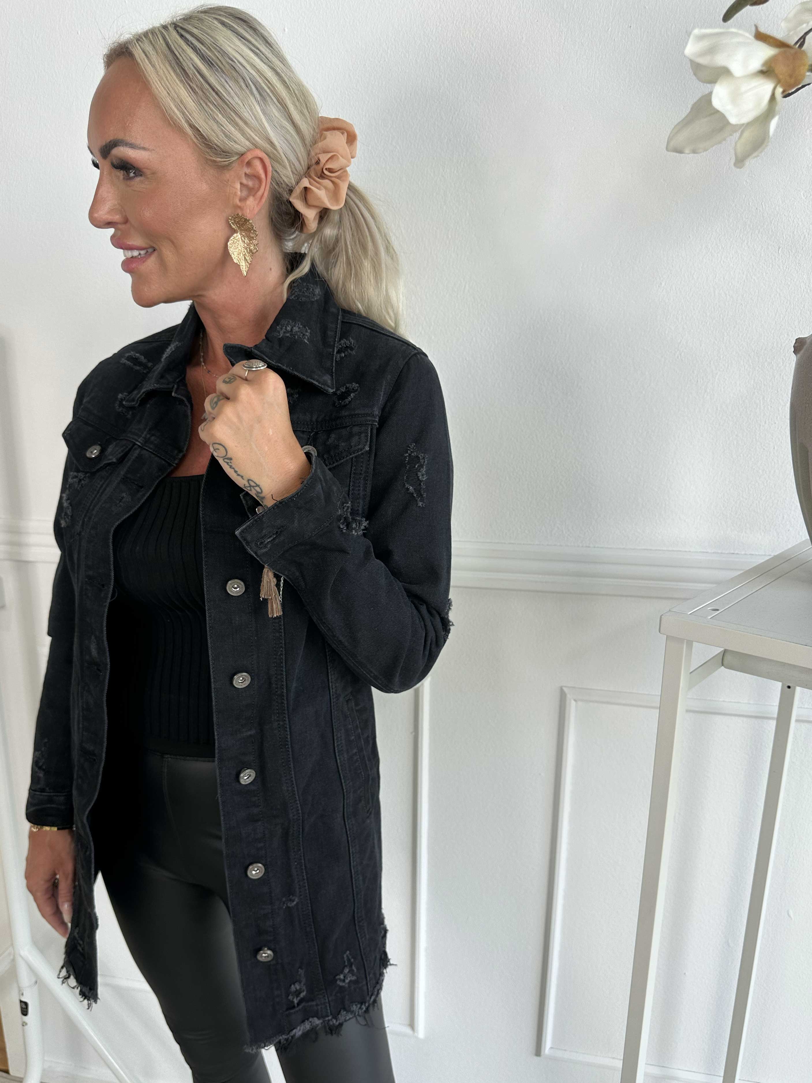 Giasone - Lång jeansjacka med slitna detaljer